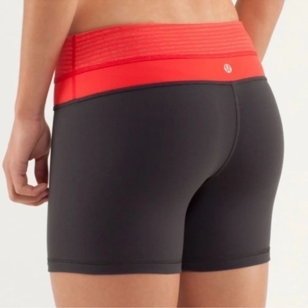 Lululemon Reverse Groove Short (Regular) Deep Coal / Slope Stripe Love Red 4